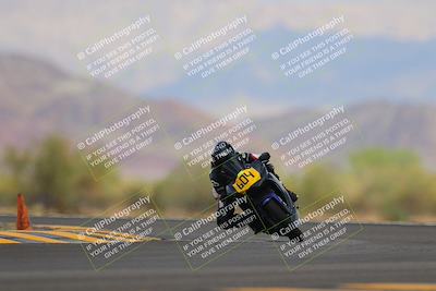 media/Sep-11-2022-SoCal Trackdays (Sun) [[81b7e951af]]/Turn 14 (1130am)/